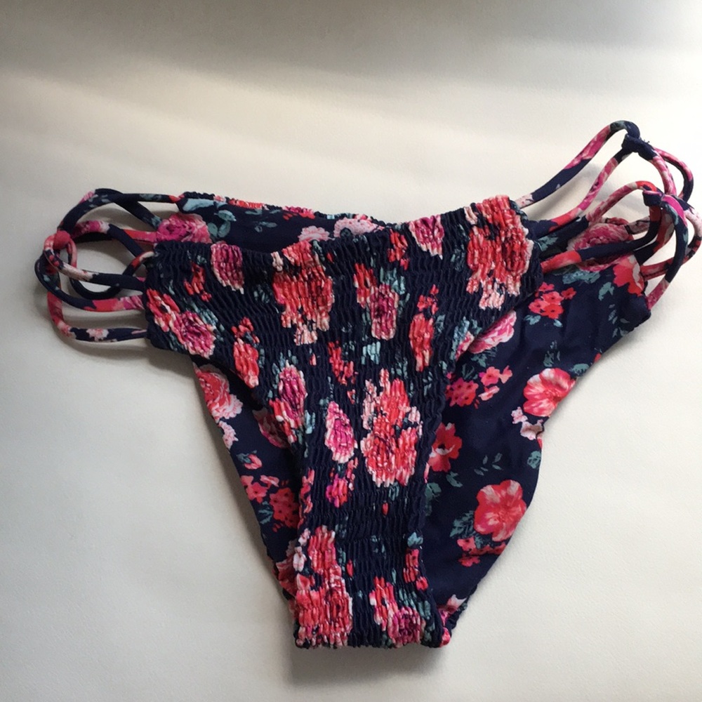 Beautiful pattern Tori Praver bikini bottom